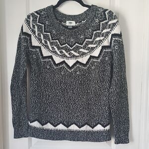 Old Navy Black and White Chevron Sweater